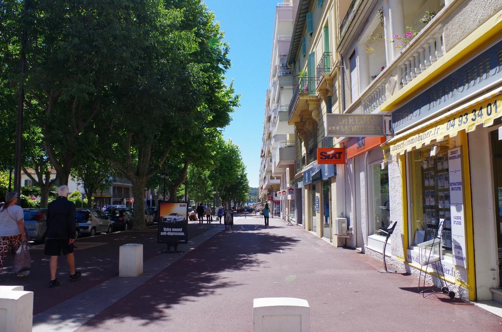 Studio La Reine Astrid Antibes Bagian luar foto